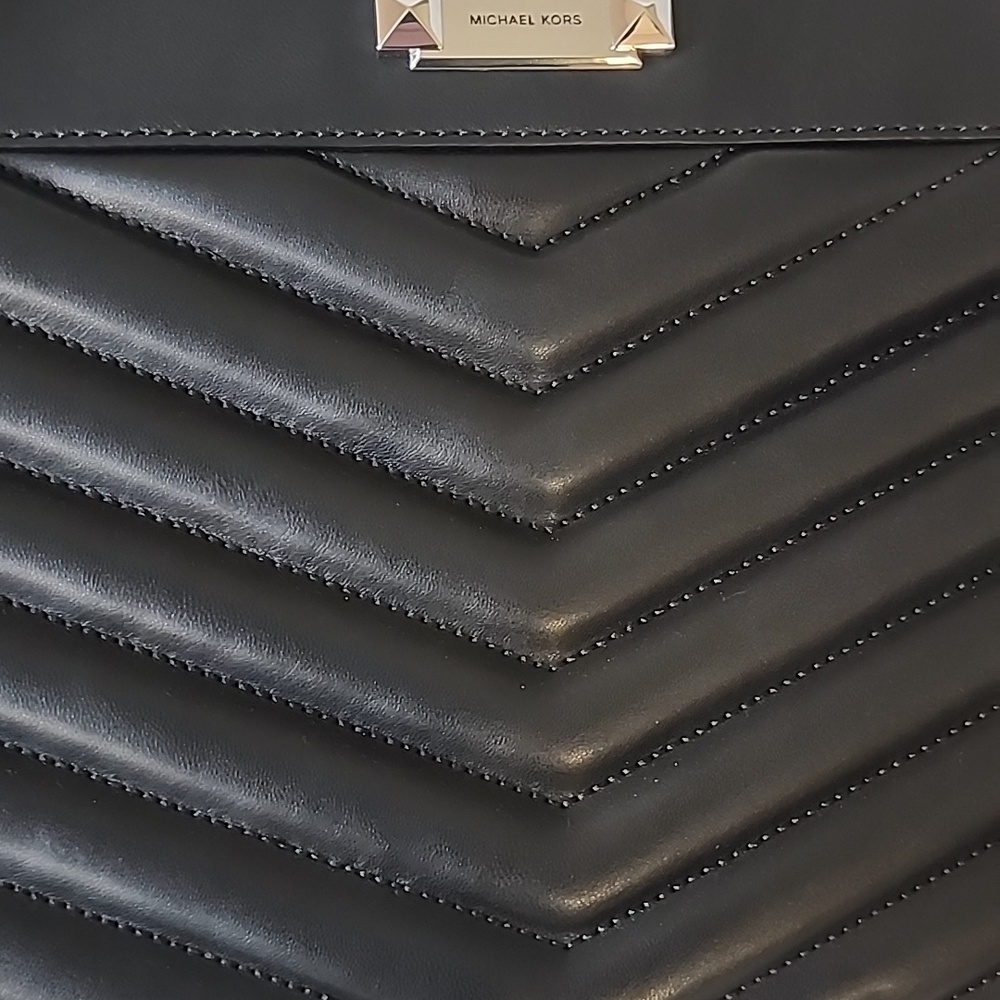 NWOT MICHAEL Michael Kors Black Quilted Shoulder Bag - Picture 3 of 10